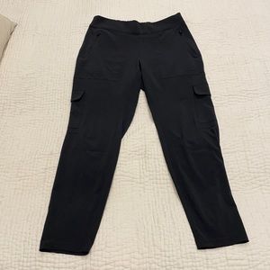 Athleta Tapered Black Cargo Pants size 8